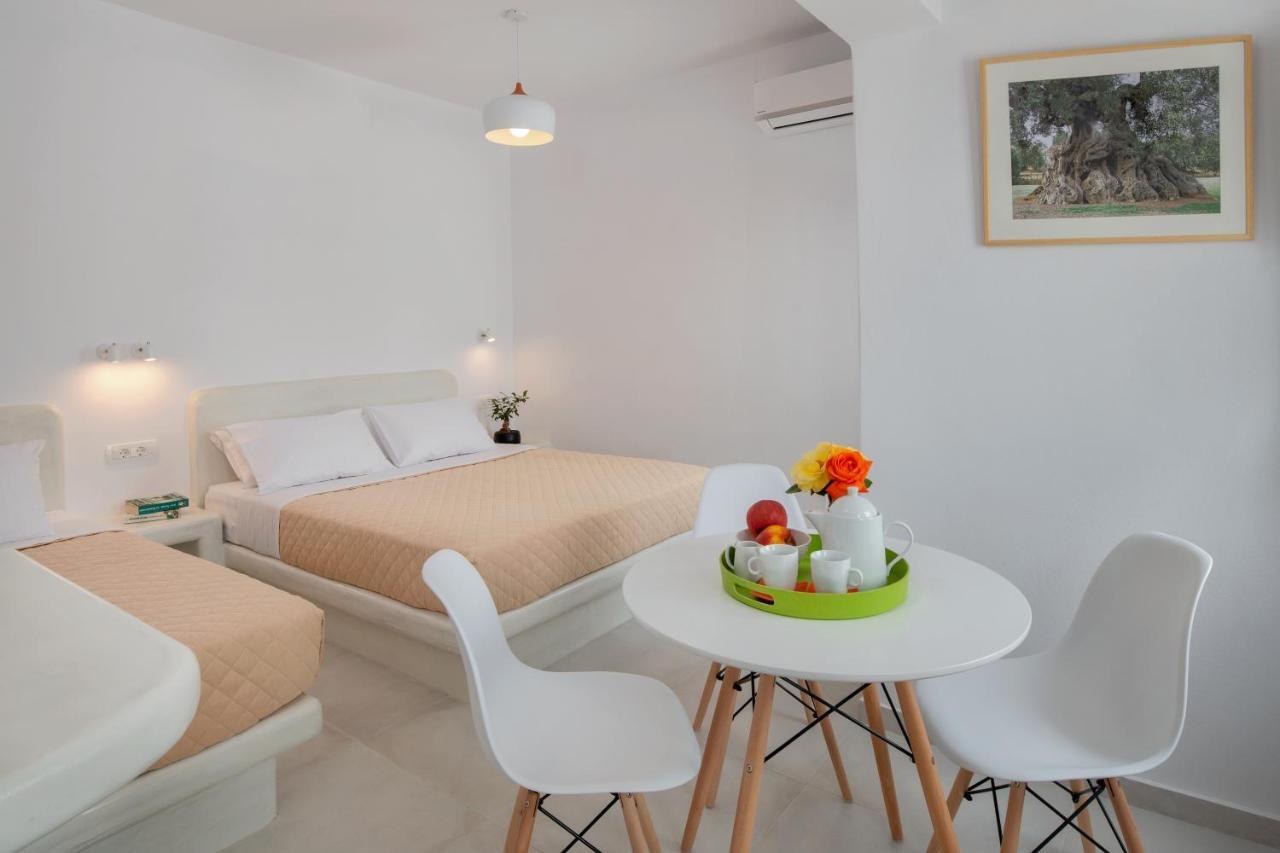 Olive Tree Suites Fira  Ngoại thất bức ảnh