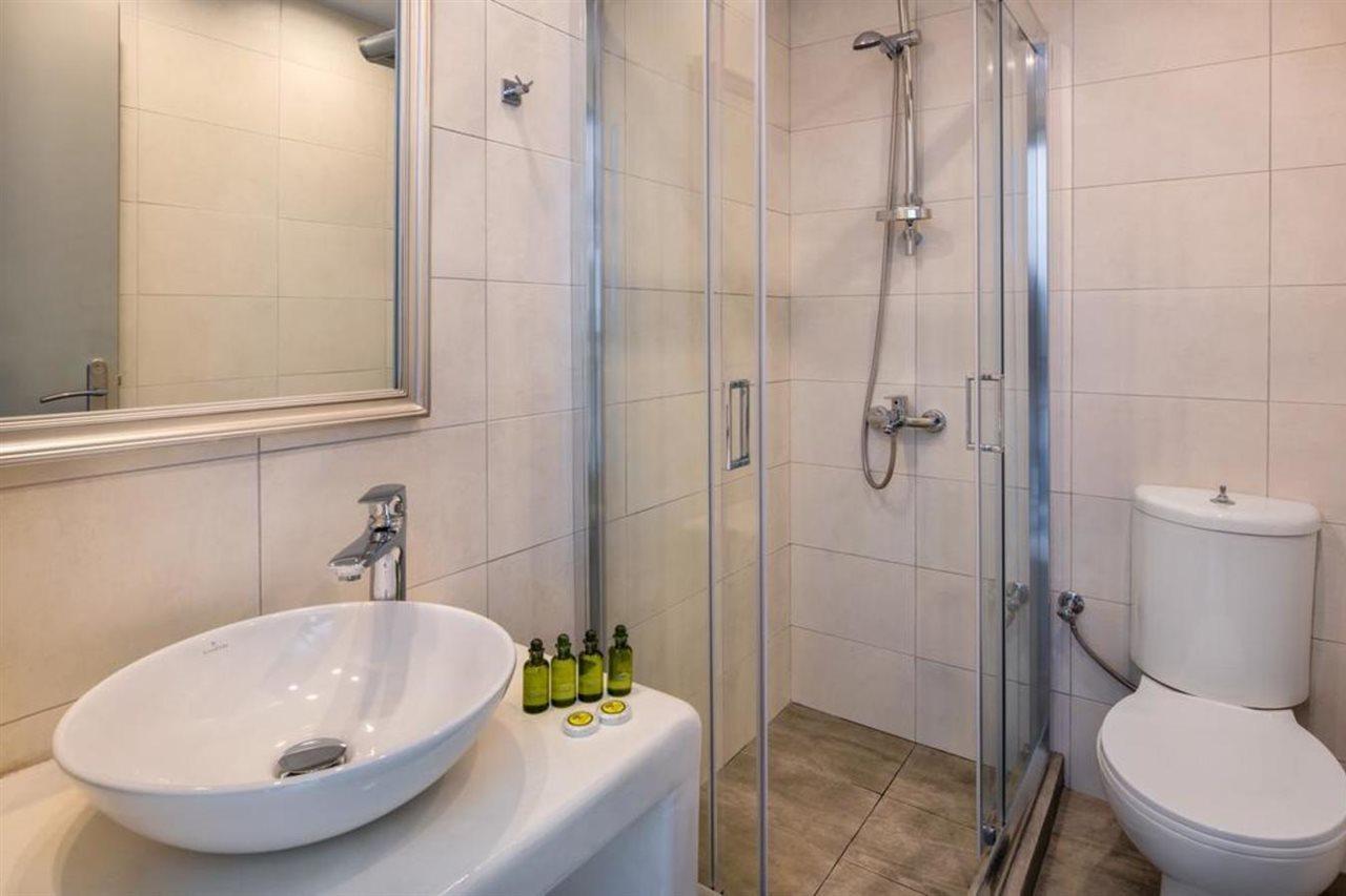 Olive Tree Suites Fira  Ngoại thất bức ảnh